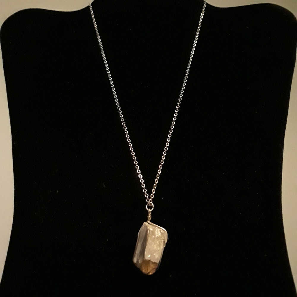 NWOT - Stone Pendant Necklace